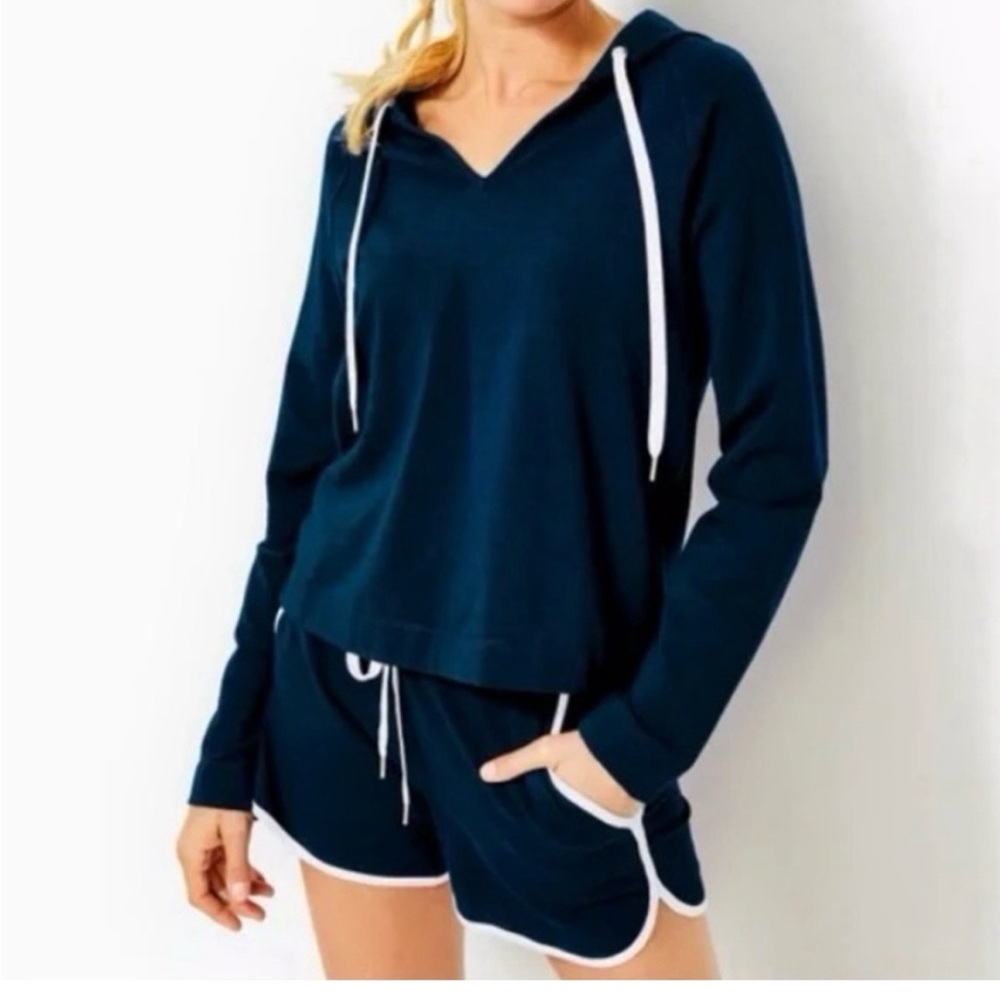 NWOT Blue Lilly Pulitzer hoodie